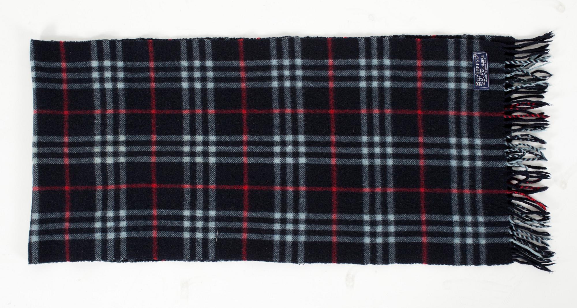 HALSDUK, Burberry.