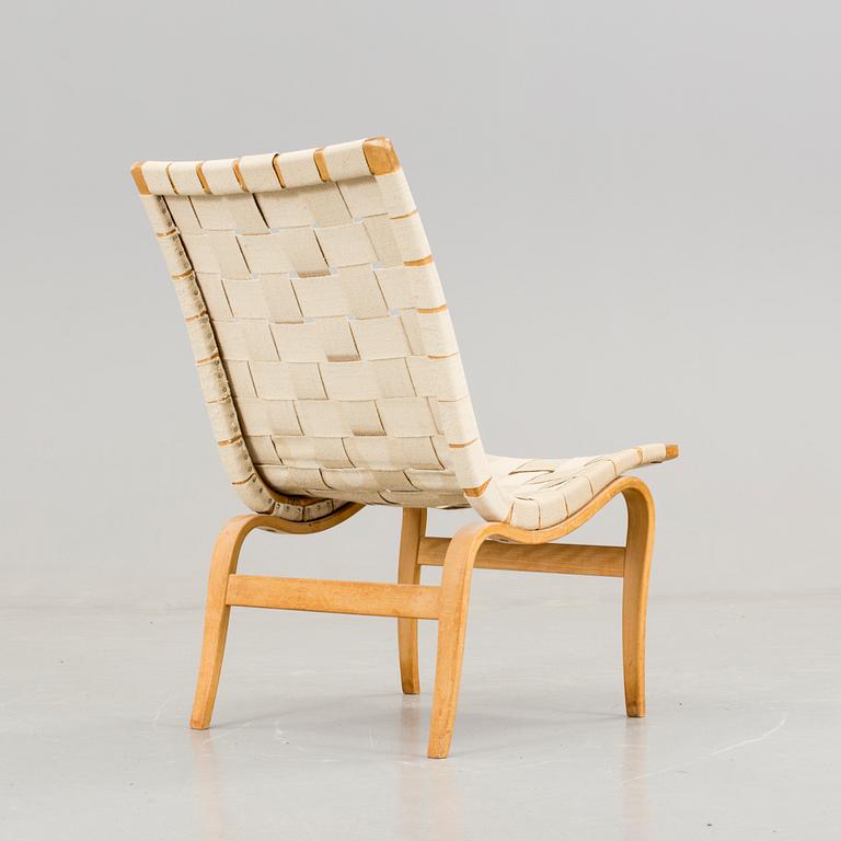 BRUNO MATHSSON, fåtölj "Eva", Brännmärkt och etikettmärkt, Karl Mathsson Värnamo.