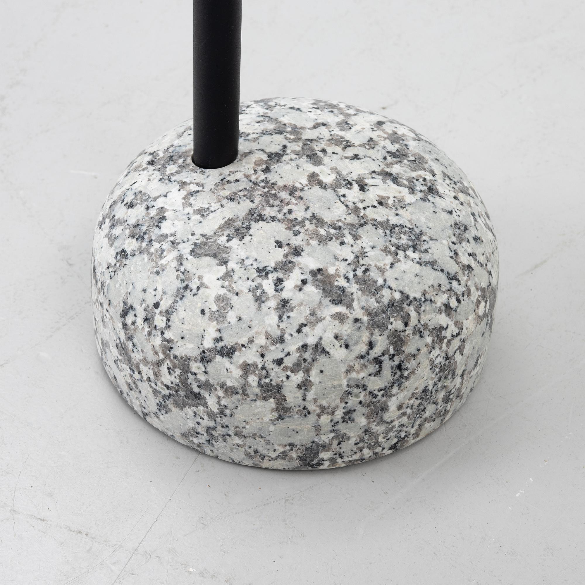 Shane Schneck, sidobord, 2 st, "Bowler", Hay.