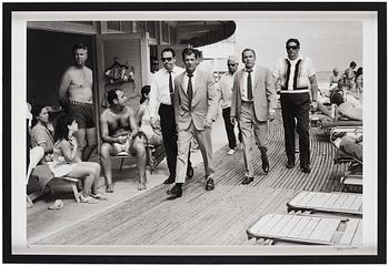 Terry O'Neill, "Frank Sinatra, Miami Beach, 1968".