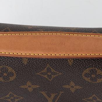 Louis Vuitton, a 'Pochette Metis' monogram canvas handbag, 2020.