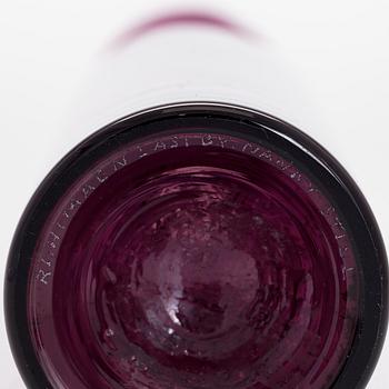 Nanny Still, flaska, signerad Riihimäen Lasi O.Y Nanny Still.