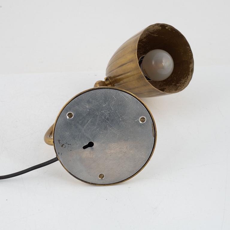 Harald Notini, skrivbordslampa/vägglampa, modell 15470, Arvid Böhlmarks Lampfabrik, 1940-tal.