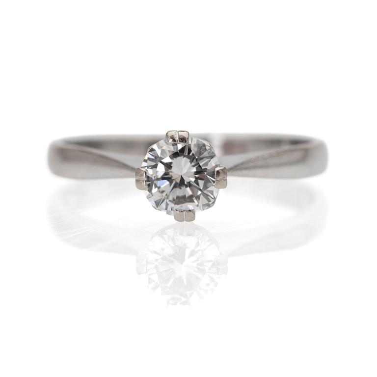 18K white gold solitaire ring with a diamond, G. Dahlgren & Co Malmö 1993.