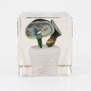 Oiva Toikka, årskub 1978, Nuutajäri, signerad, numrerad 137/2000.