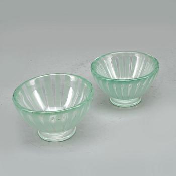 SKÅLAR, glas, ett par, Edvin Öhrström, Orrefors. Omkring 1900-talets mitt. Signerade undertill: 1289E.