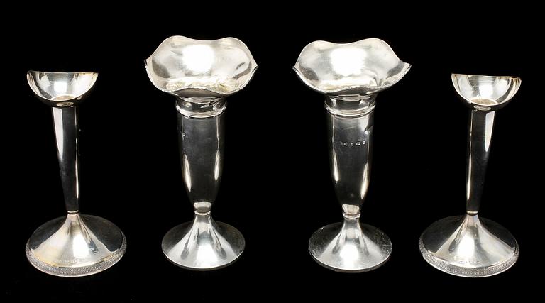 VASER, ett par, samt LJUSSTAKAR, ett par, silver, 1900-tal.