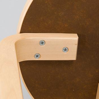 Alvar Aalto, Lastenkaluste, 3 osaa,  pöytä ja jakkaroita 3 kpl, yhteistyö Moomin Characters 2013.