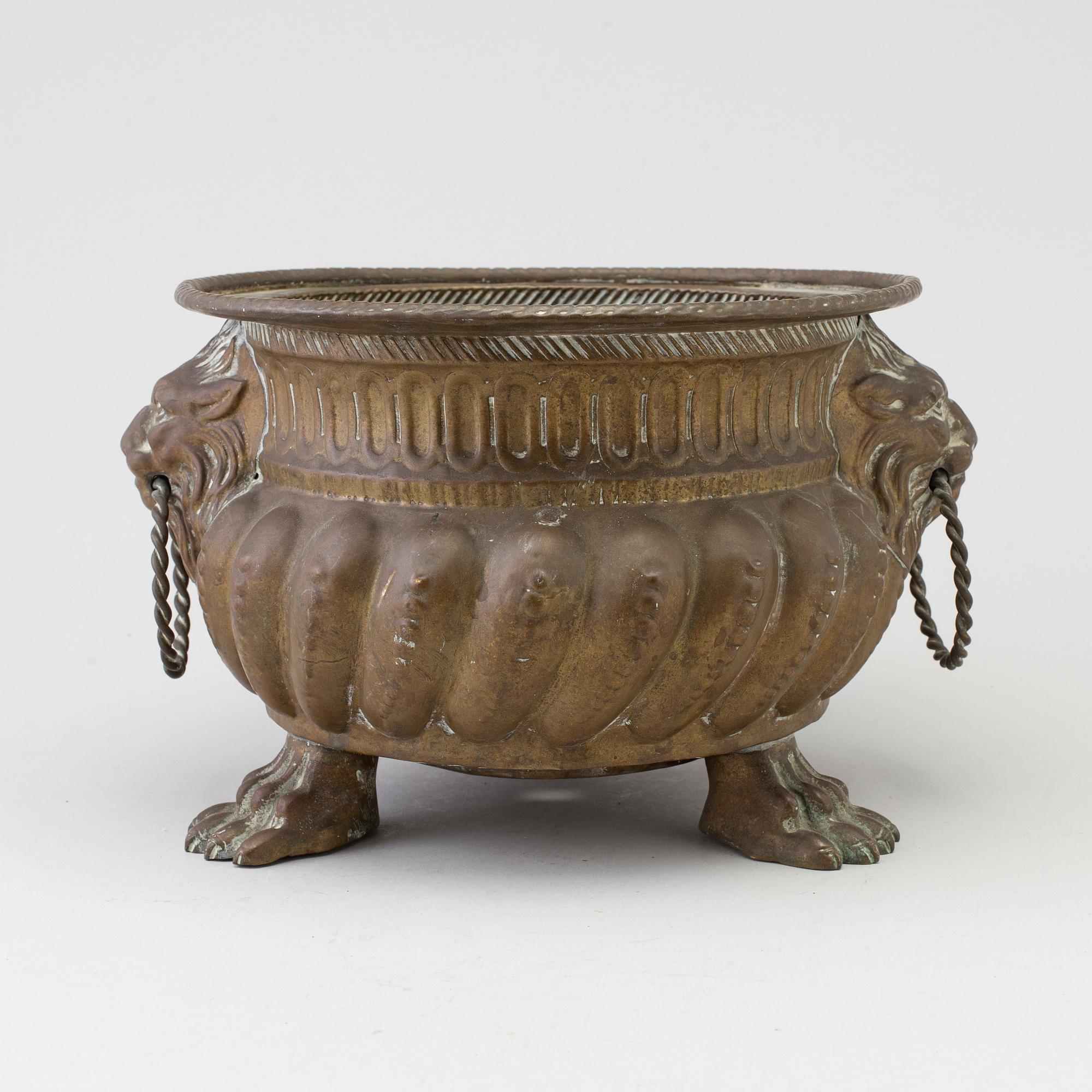 Am 18th/19th century brass flower pot.