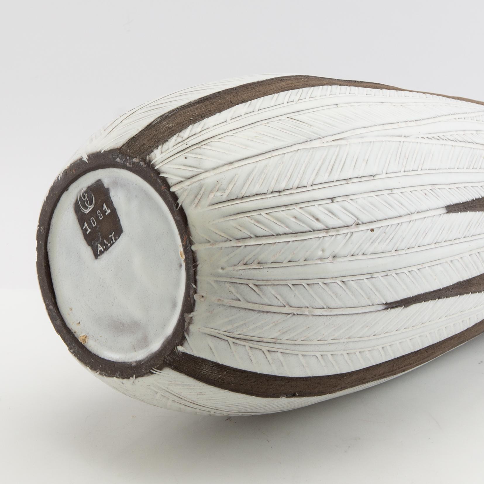 Anna-Lisa Thomson, Floor vase "Paprika" Uppsala Ekeby.