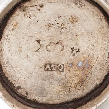 Anders Törnqvist vanhempi, pikari, hopea, Turku 1780 ja Anders Pihra, Turku, toiminut 1803-31.