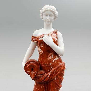 TRÄDGÅRDSSKULPTUR / FONTÄN, marmor, modern tillverkning.