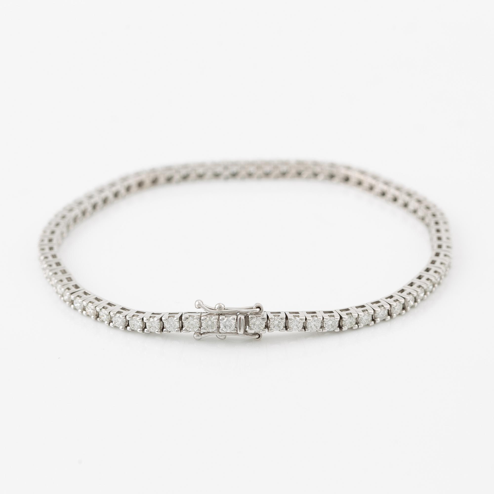 Tennis bracelet, 18K white gold set with brilliant-cut diamonds, accompanied by HRD report.