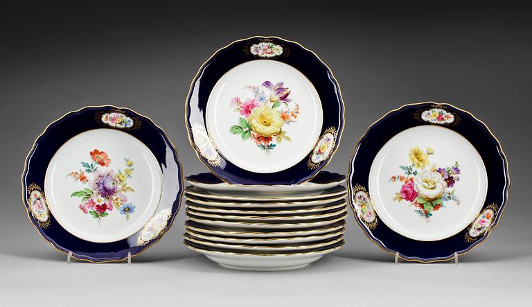 TALLRIKAR, 13 stycken, porslin. Meissen, sent 1800-tal.
