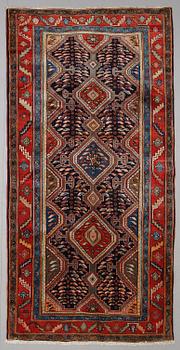 MATTA, Hamadan. 290 x 146 cm.