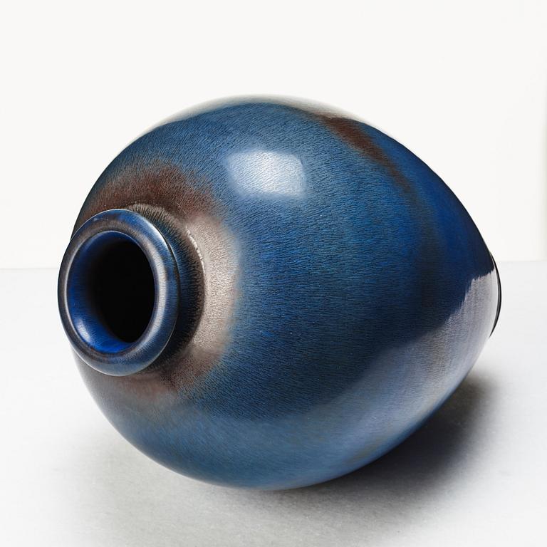 Berndt Friberg, a stoneware floor vase, Gustavsberg studio, Sweden 1959.