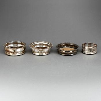 COASTERS, 4 st, vitmetall, 1900-talets första hälft.