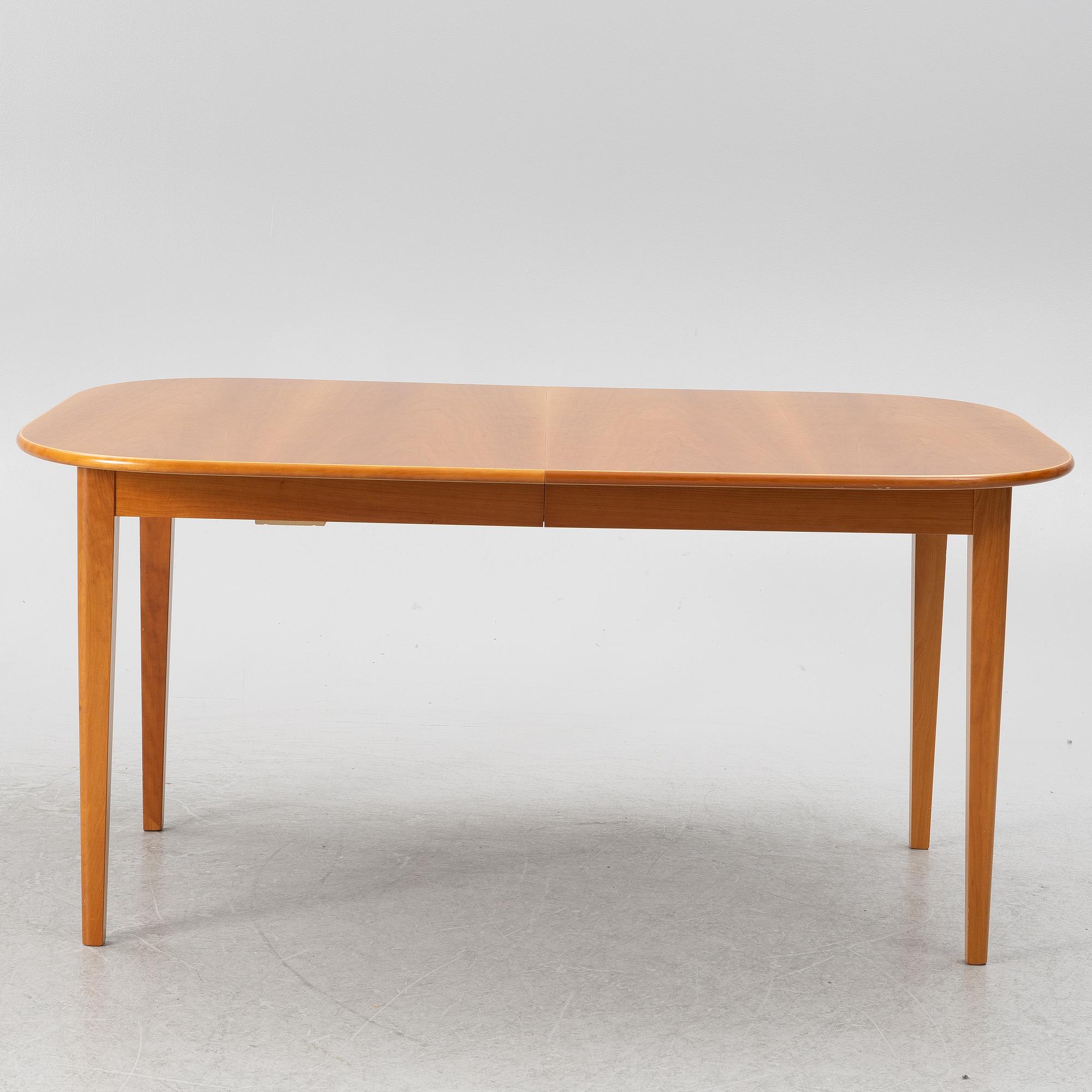 Josef Frank, A model B947 dining table, Svenskt Tenn, post 1985.