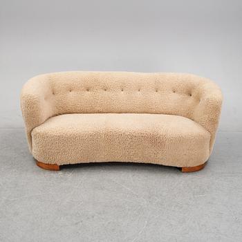 Soffa, klädd i fårskinn, Dansk formgivare, 1940-tal.