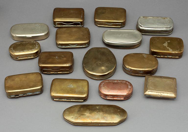 PARTI DOSOR, 23 stycken, mässing och horn, 1700-1900-tal.