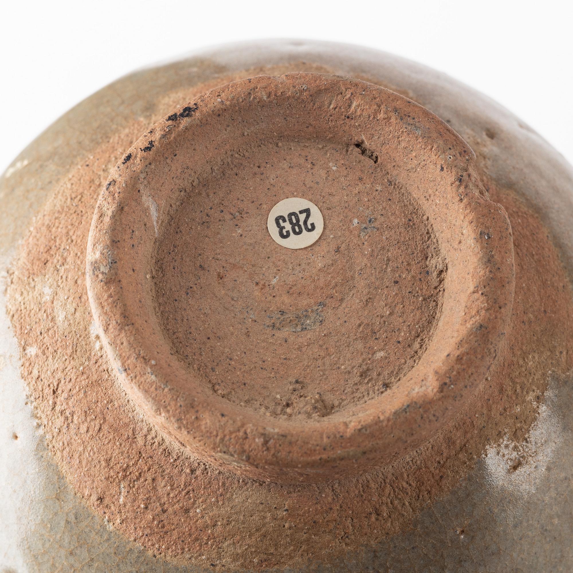 A bowl and two jars, South East Asia, 15th/17th Century.