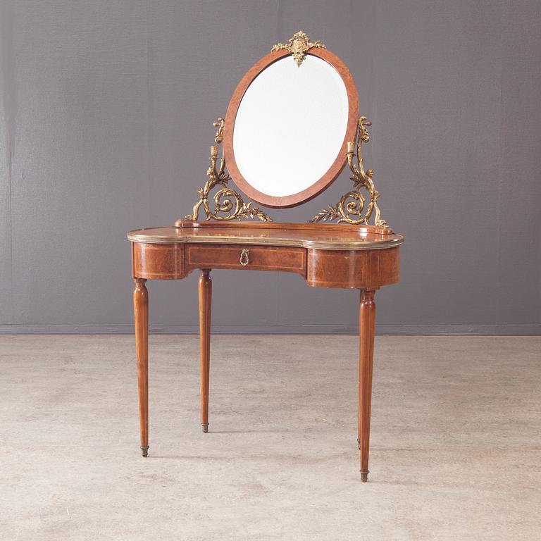 TOALETTBORD, empirstil, 1900-talets början.