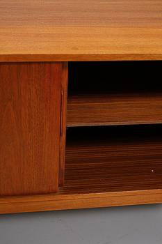 SIDEBOARD, 1900-talets tredje kvartal.