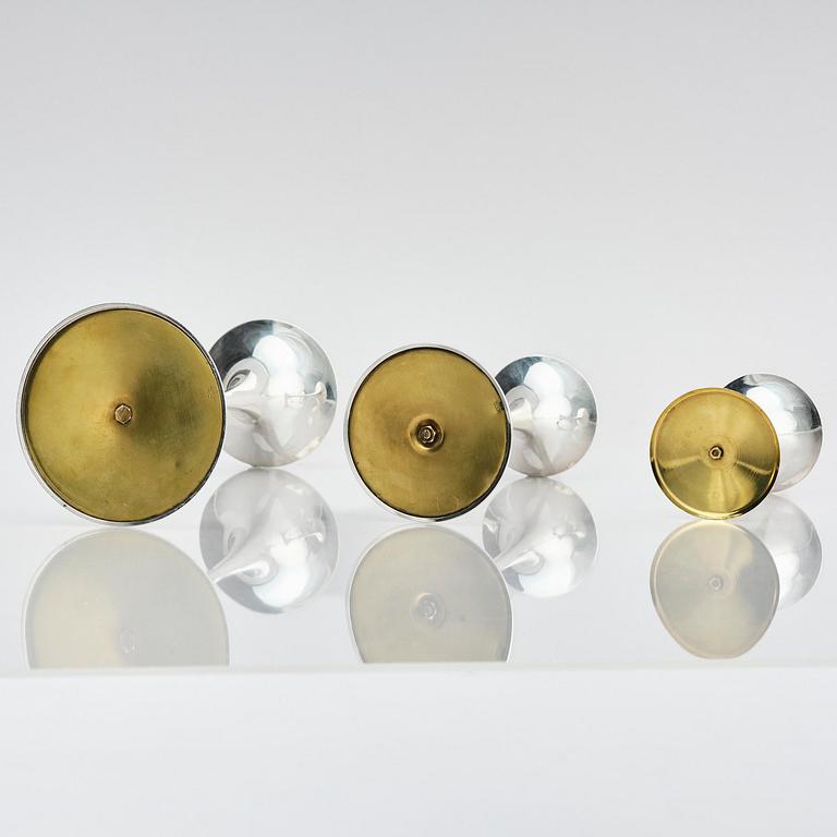 Tapio Wirkkala, three sterling silver 'Trumpetti' candlesticks, Kultakeskus, Hämeenlinna 1973.