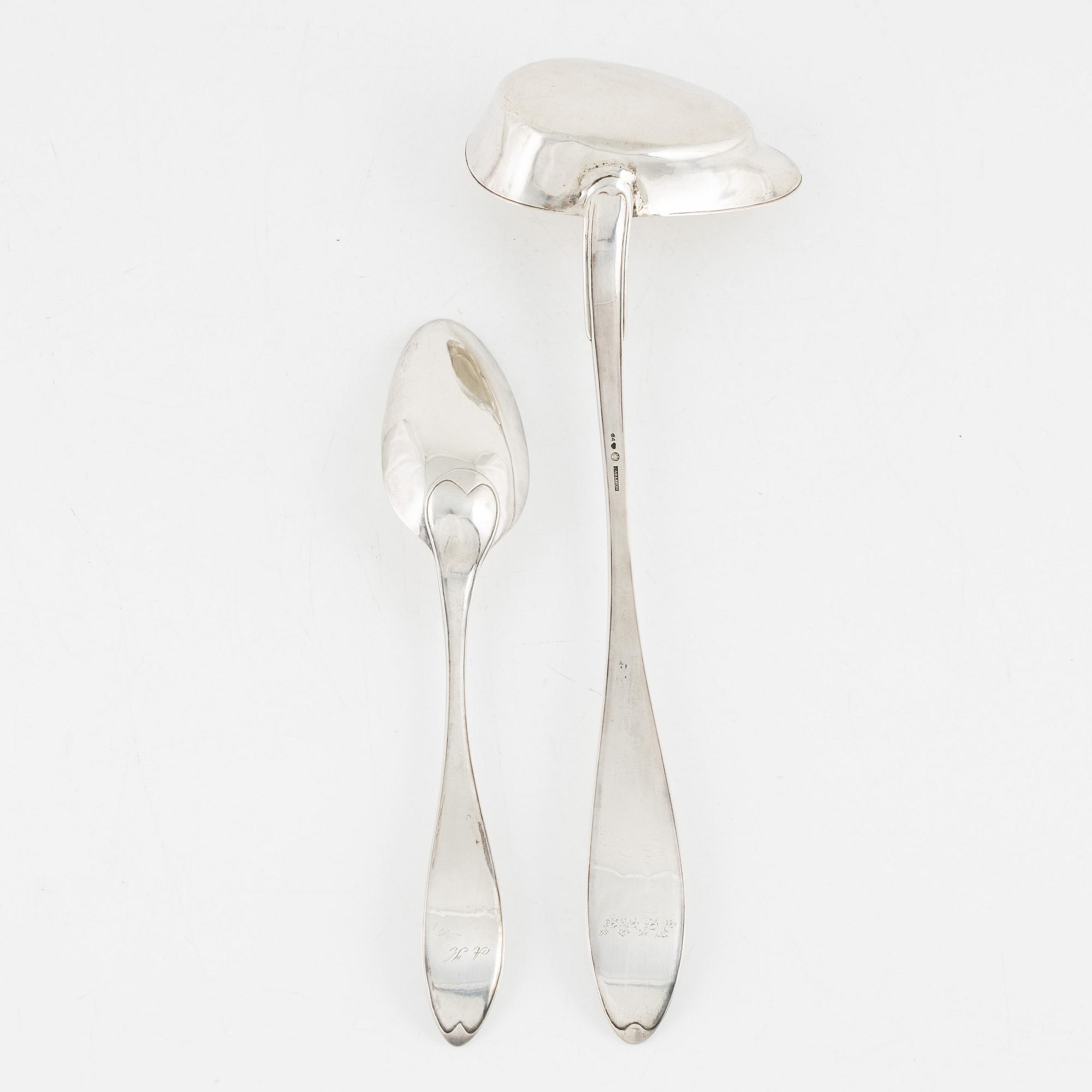 Soppslev samt ragusked, silver, Norrköping 1800-talets första hälft.