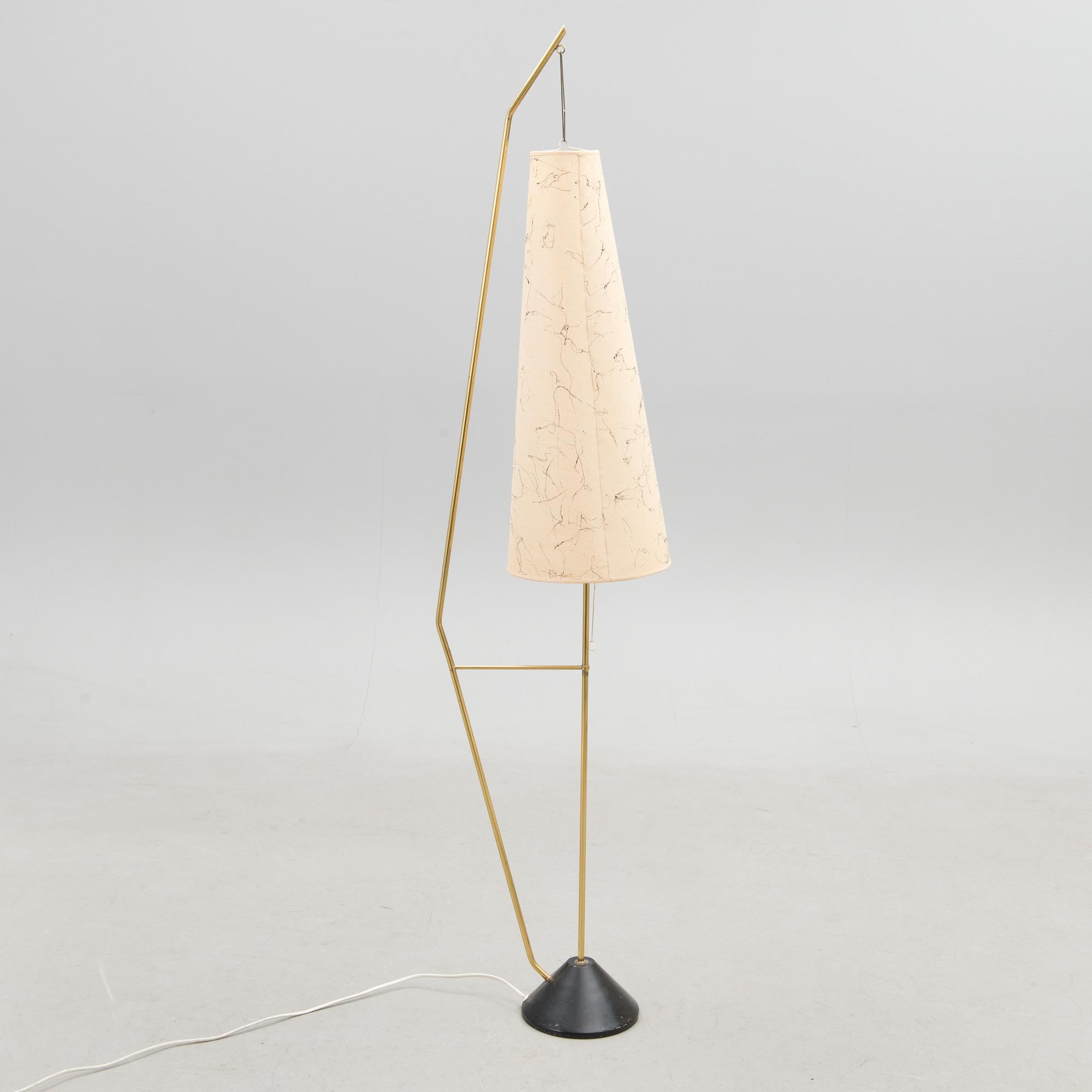 A mid-20th Century floor lamp.
