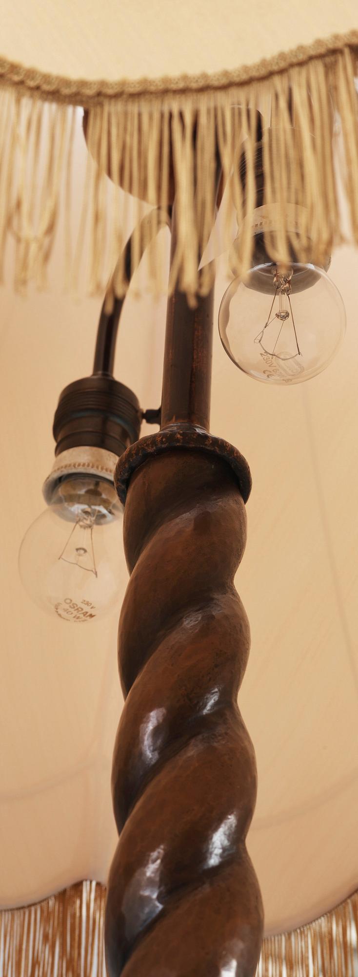GOLVLAMPA, koppar, Jugend, 1910-tal. H ca 162.