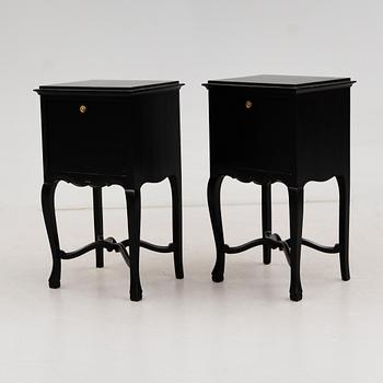 SÄNGBORD, 1 par, 1900-talets första hälft.