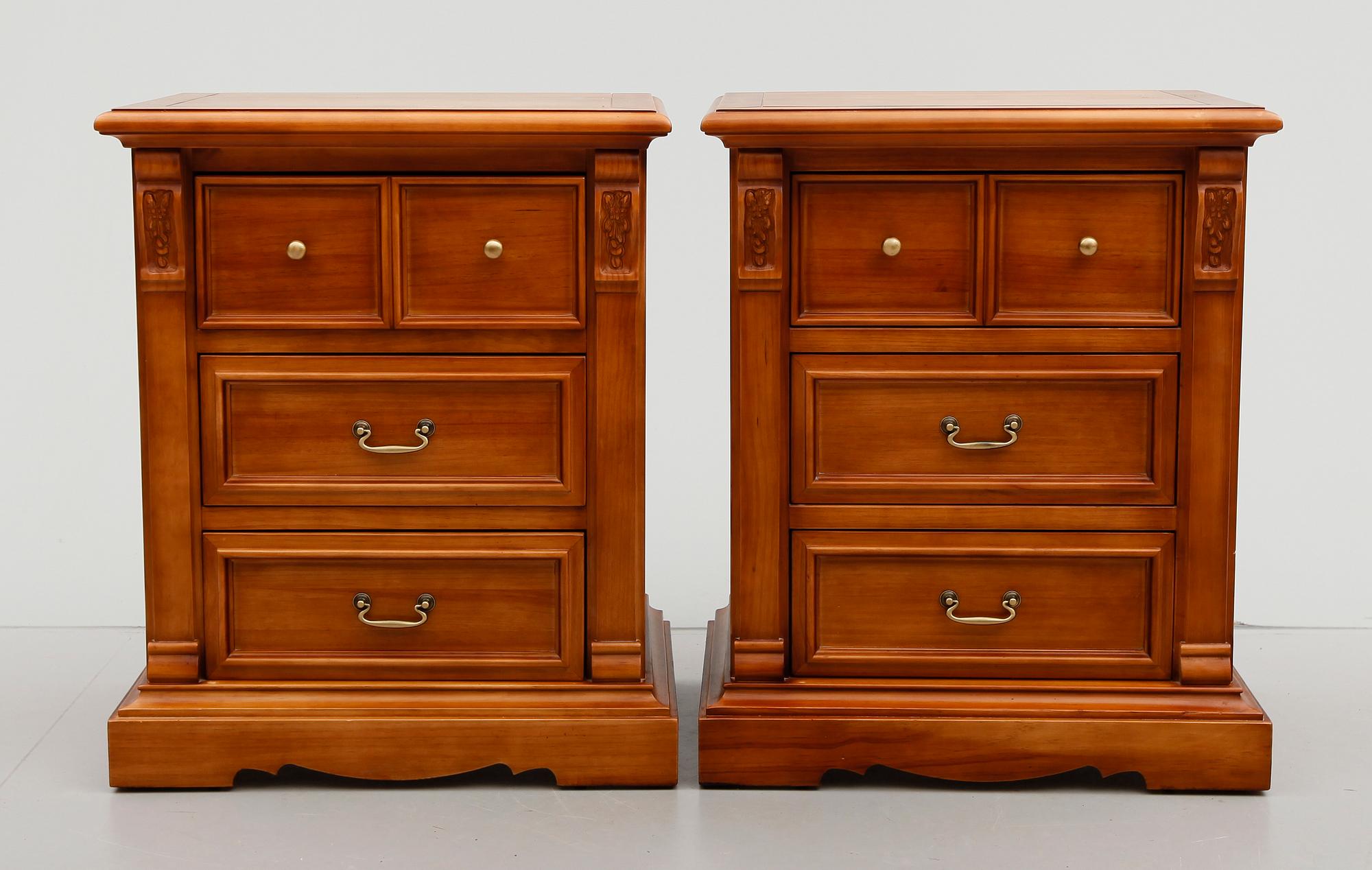 SÄNGBORD, 1 par, 1900-/2000-tal.