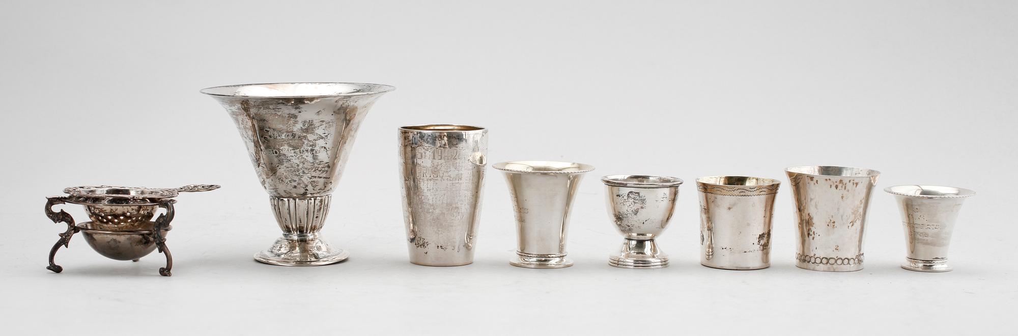 SILVERFÖREMÅL, 8 del, silver. Vikt ca 306 g.