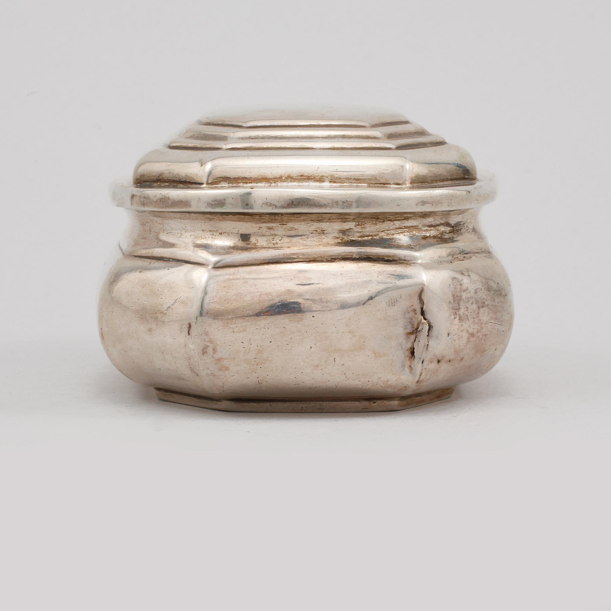 SKRIN, silver, möjligen Tyskland, omkring 1800.