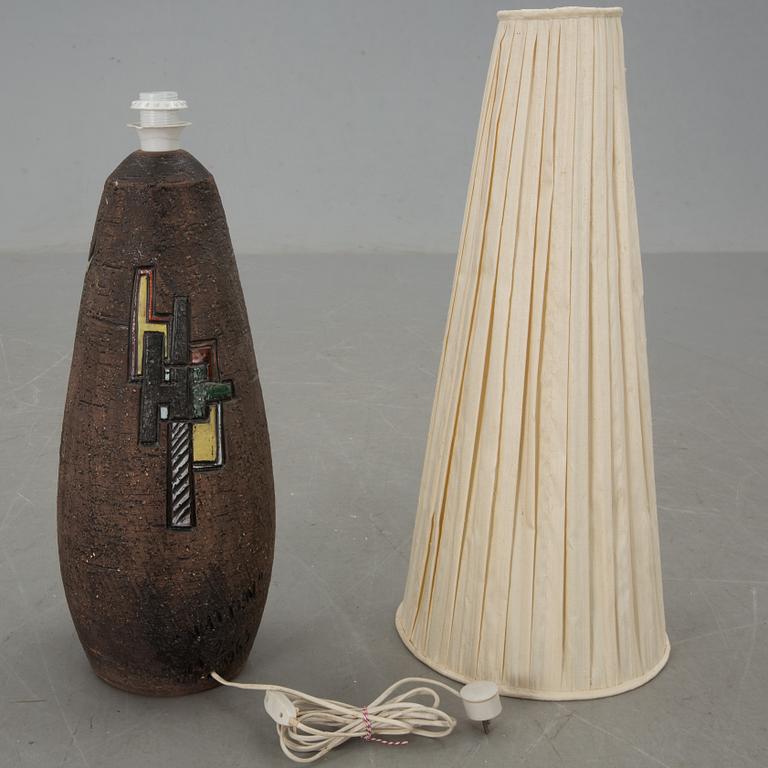 GOLVLAMPA, lergods, Marian Zawadsky, Tilgman, 1963.