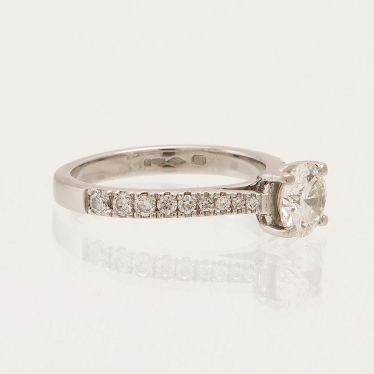 Ring platina med runda briljantslipade diamanter GIA cert, Van Bruun.