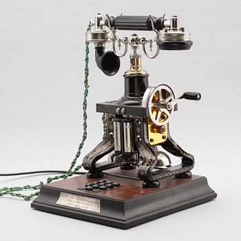 BORDSTELEFON, jubileumsmodell efter "Taxen", LM Ericsson, 1900-talets senare del.