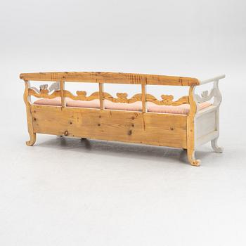 Soffa, sent 1800-talets mitt.