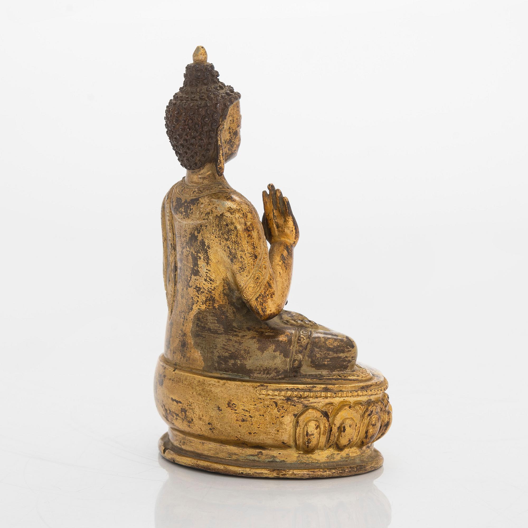 Skulptur, buddha, brännförgylld mässing, 1900-tal.