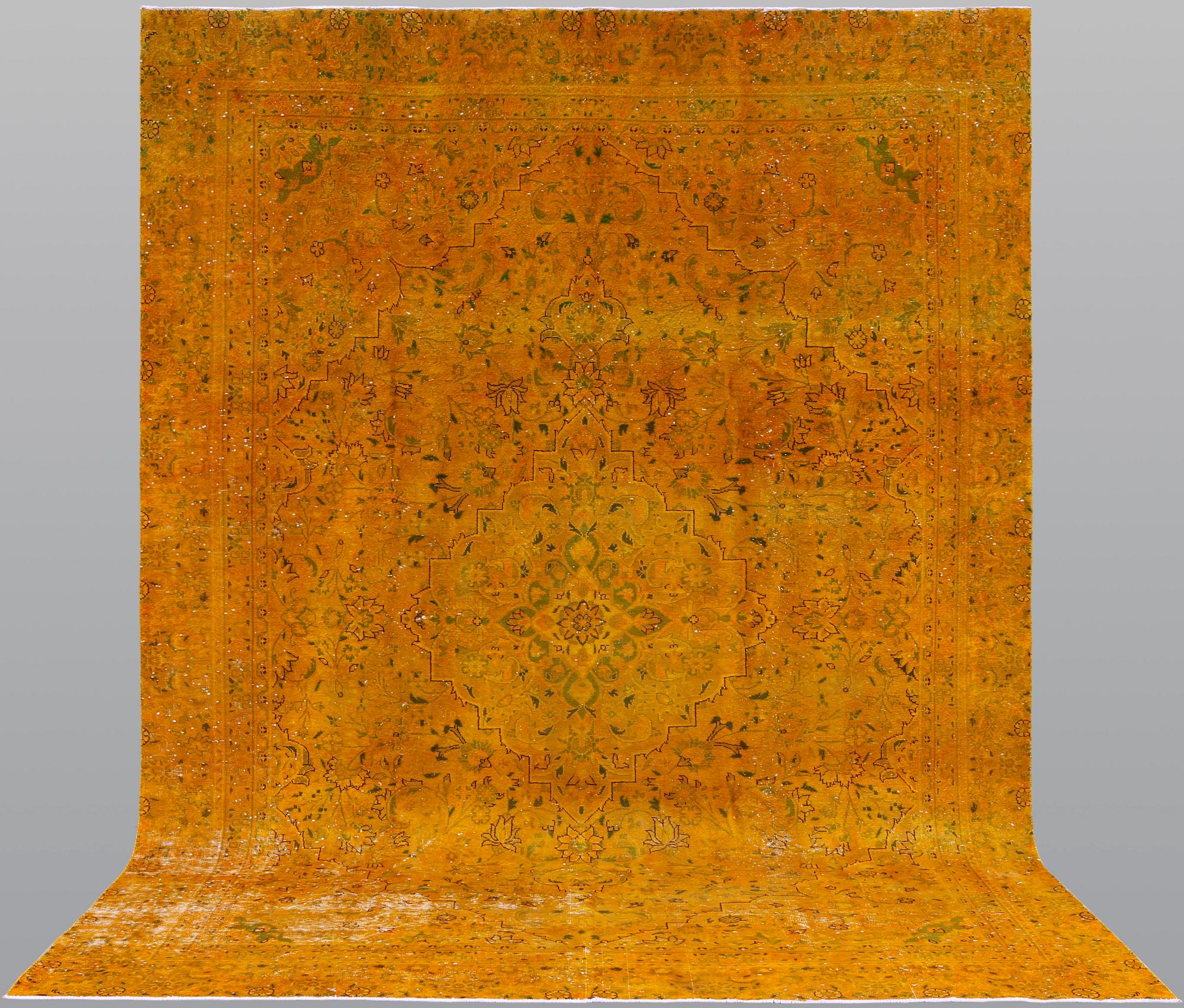 An oriental carpet, ca 353 x 258 cm.