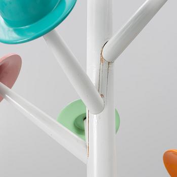 Ugo Nespolo, tamburmajor, "L'albero dei cappelli", Origlia Pragma, Italien.