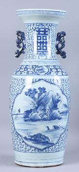 GOLVURNA, porslin, Kina, 1800-tal.