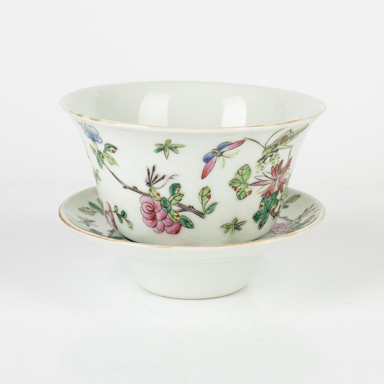 A porcelain cup with stand, late Qing dynasty, with Jiaqing mark.