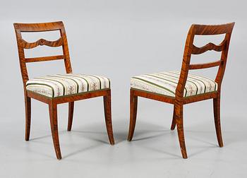 KARMSTOLAR, ett par samt STOLAR, 4 st, Karl Johan-stil, 1920/1930-tal.