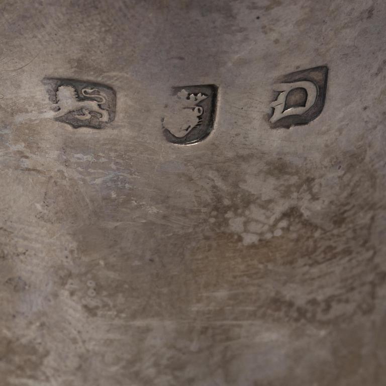 KAFFEKANNA, silver London Thomas Cooke II and Richard Gurney, London 1759. Total vikt ca 650 g.