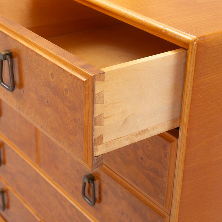 Åby Möbelfabrik, a Swedish Modern chest of drawers, 1940's-50's.