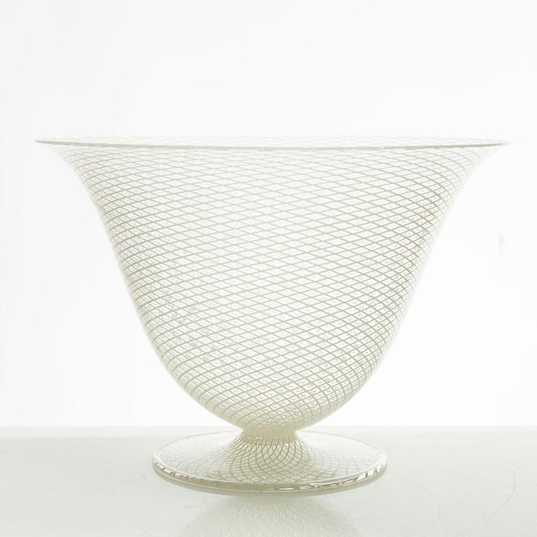 Archimede Seguso, a filigree technique glass bowl, Murano, Italy.