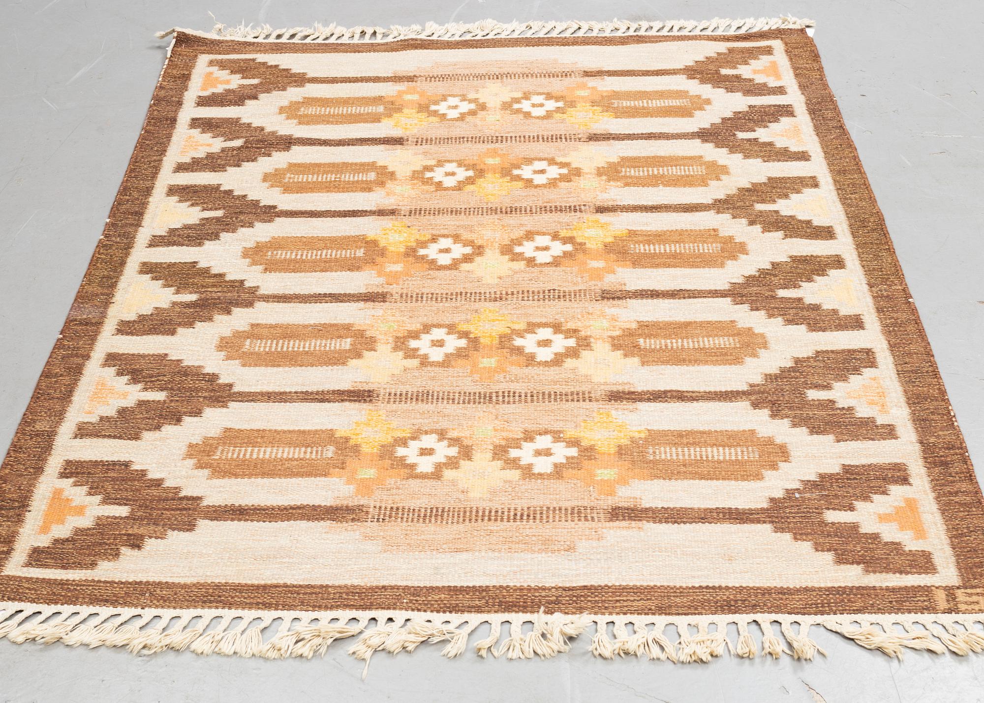 Ingegerd Silow, a carpet, flat weave, ca 198 x 139-141,5 cm, signed IS.