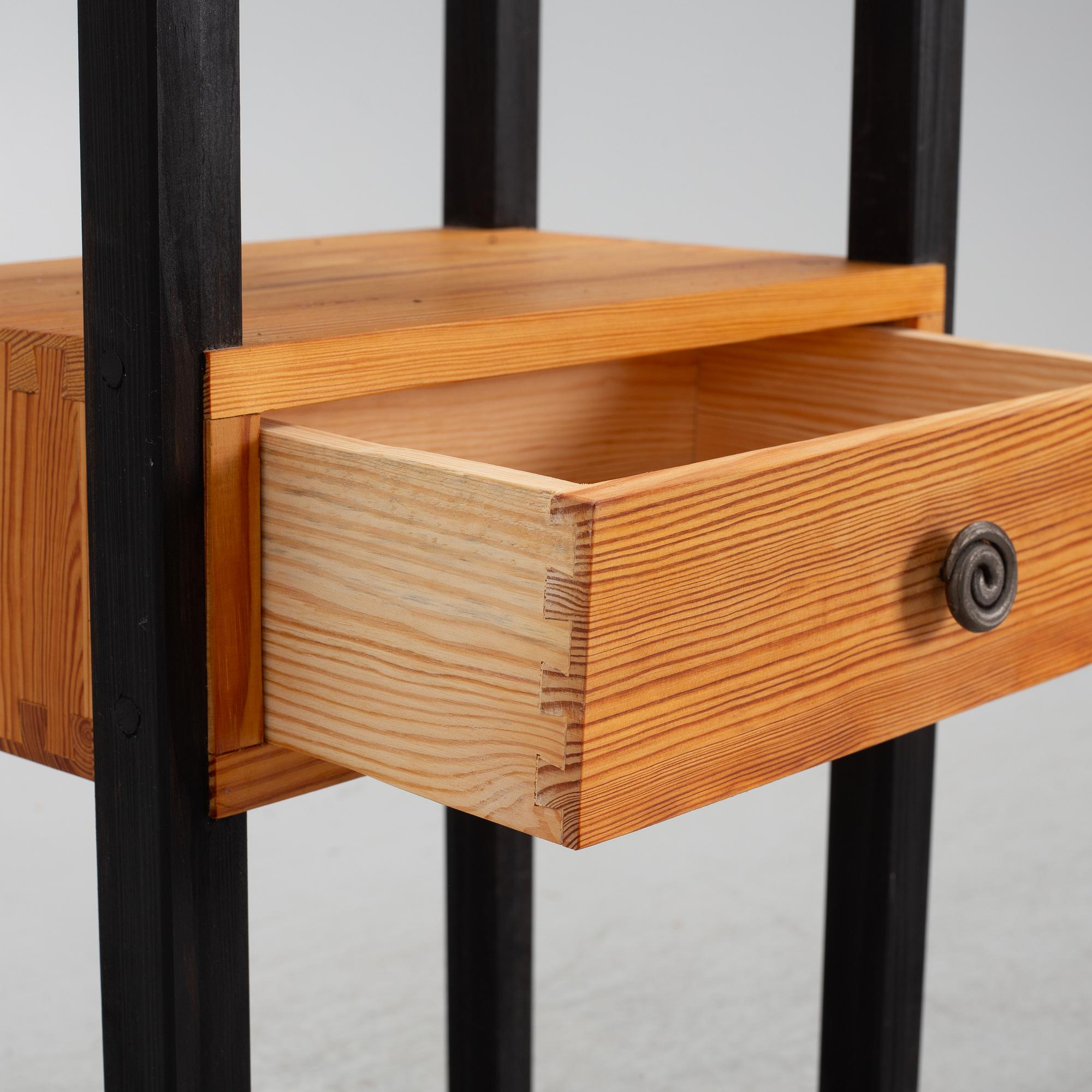 Marita Olsson, skåp, Arvika Konsthantverk, 2000-tal.